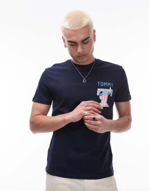 Tommy Jeans – Marinblå t-shirt med USA-tryck baktill, 5 av 5