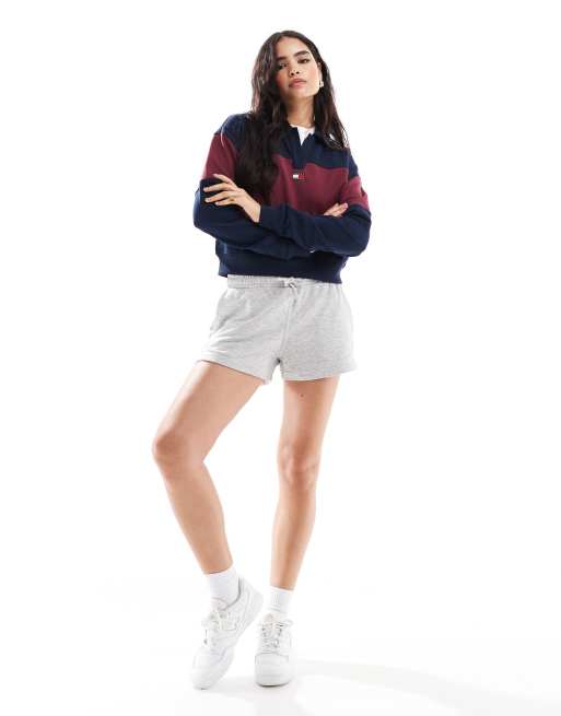 Tommy Jeans – Marinblå, vinrödrandig, kort rugbytröja i sweatshirtmaterial med boxig passform, 4 av 4