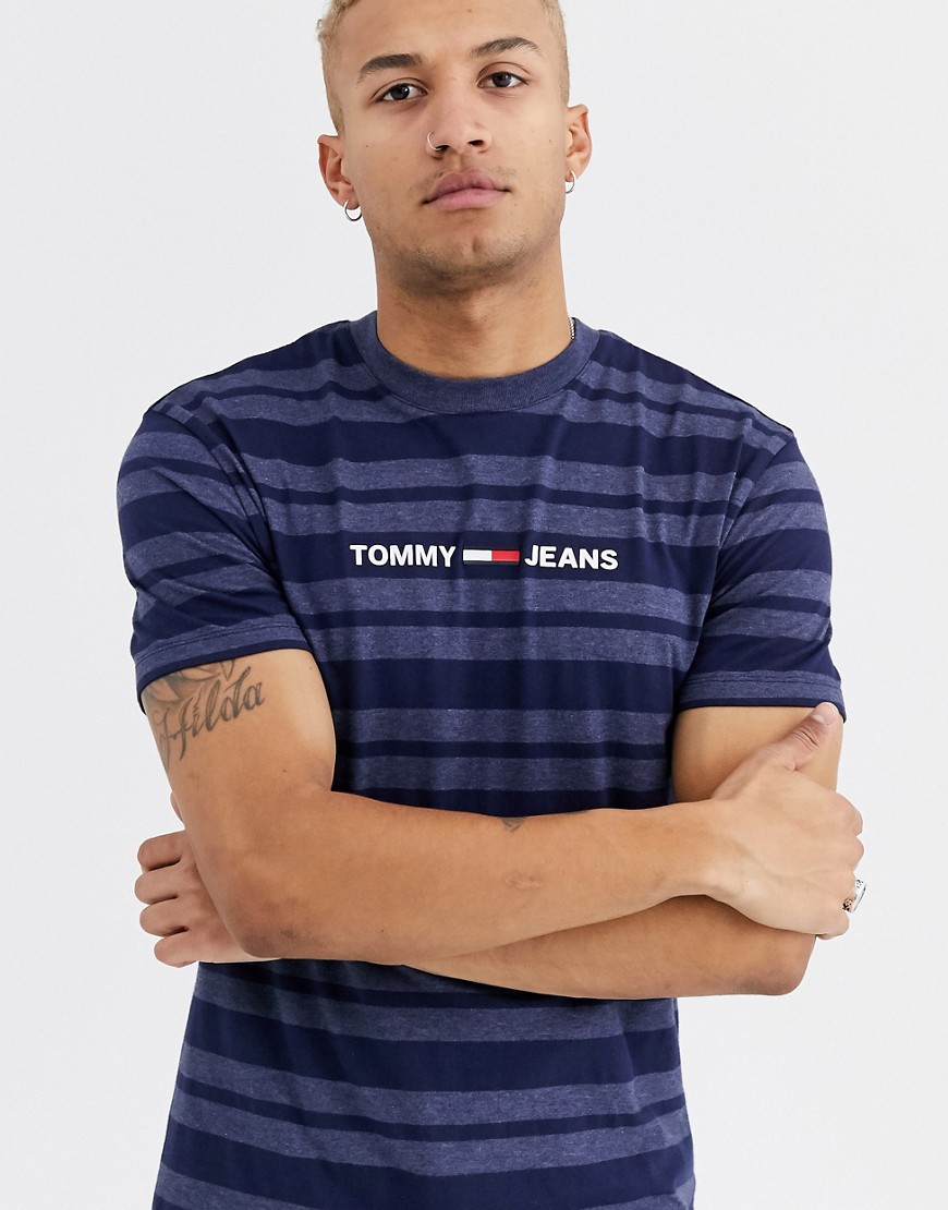 Tommy Jeans - Marineblå stribet t-shirt med logo på brystet