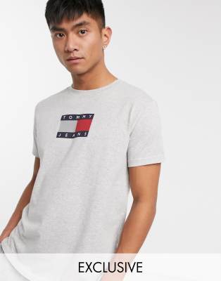 tommy jeans metallic logo t shirt