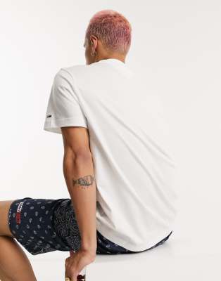 tommy jeans metallic logo t shirt