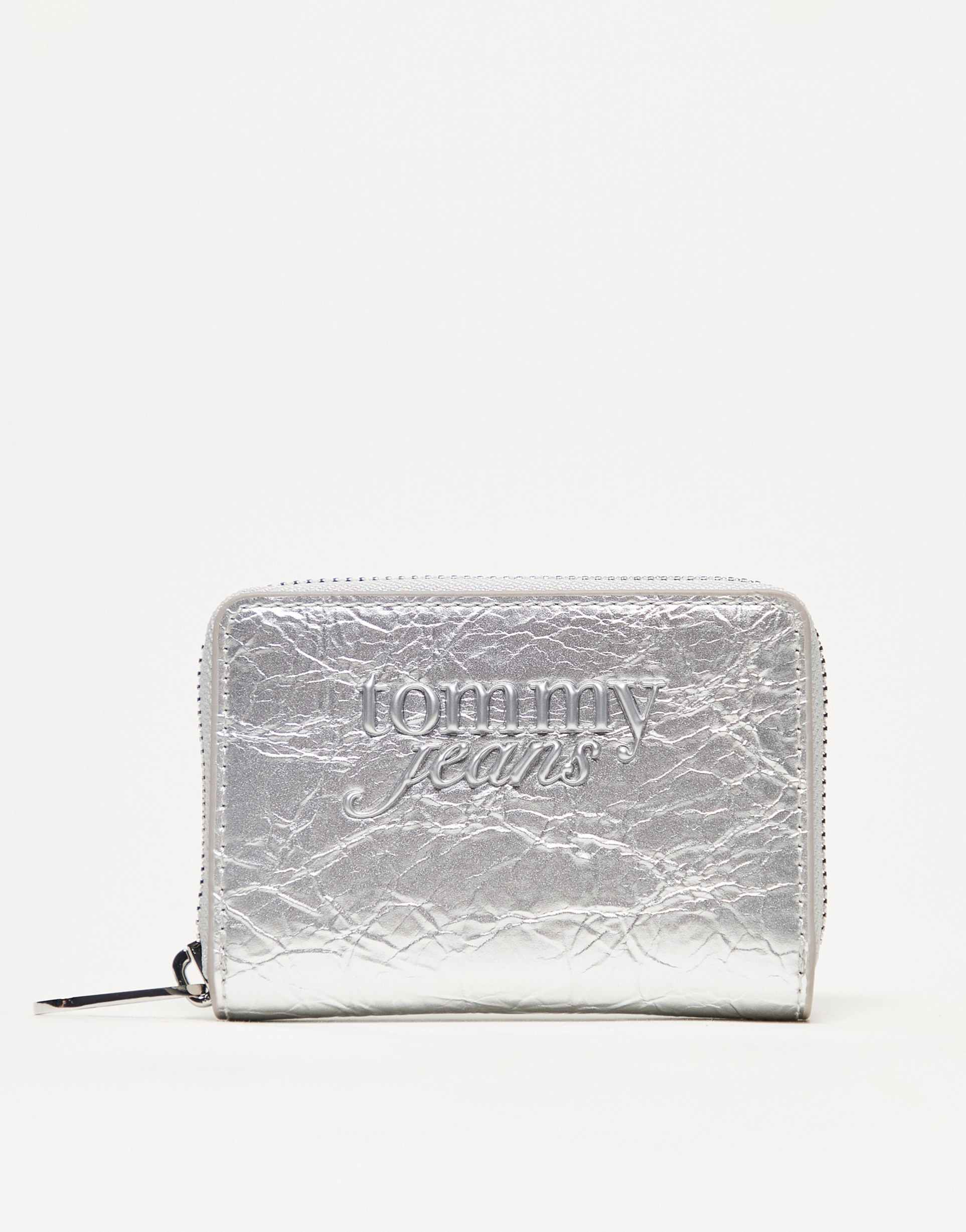 tommy jeans metallic wallet with logo in silver