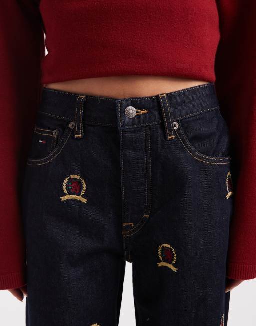 Tommy Jeans Mia all over crest relaxed straight jeans in dark indigo wash, 4 of 5