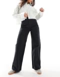[Tommy Jeans] Tommy Jeans Mia relaxed straight carpenter pants in black W24 L32 Black