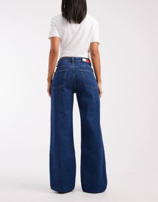 Tommy Jeans Mid Rise Mia Relaxed Straight Leg Jeans In Brown