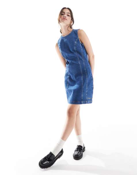 Tommy Jeans – Mini-Jeanskleid mit mittlerer Waschung und Ziernaht - view 1