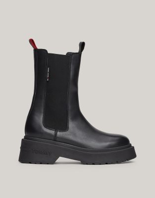 Tommy Jeans - Mittelhohe Chelsea-Stiefel aus Leder in Schwarz mit Profilsohle