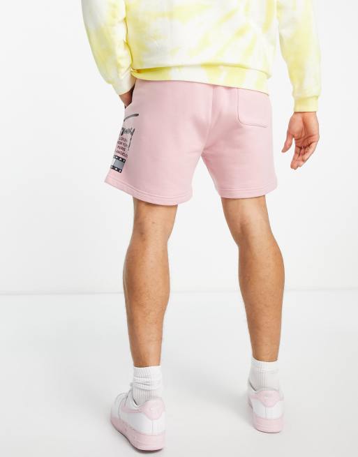 Tommy Jeans – Modern – Rosa avslappnade strandshorts med signaturlogga, 2 av 4