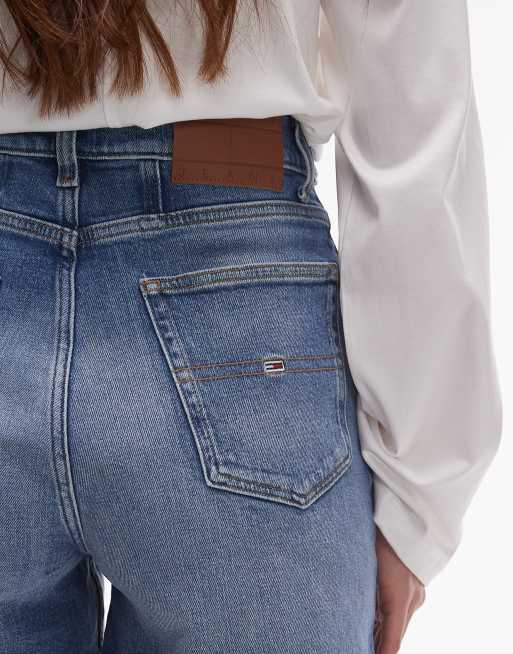 Tommy Jeans mom denim shorts in mid wash, 2 of 5