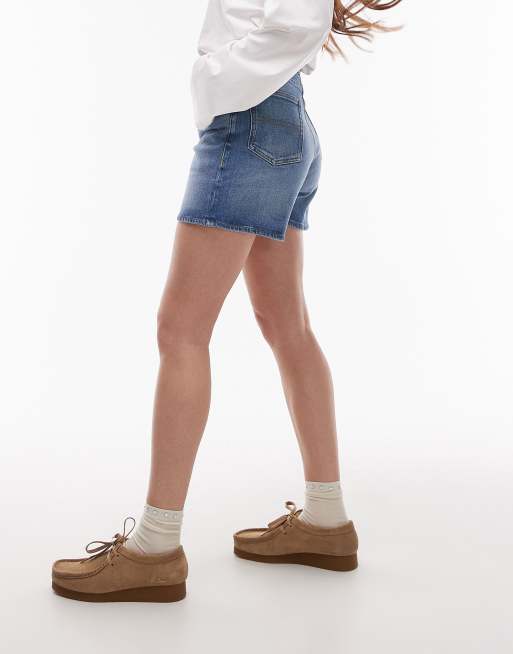 Tommy Jeans mom denim shorts in mid wash, 5 of 5