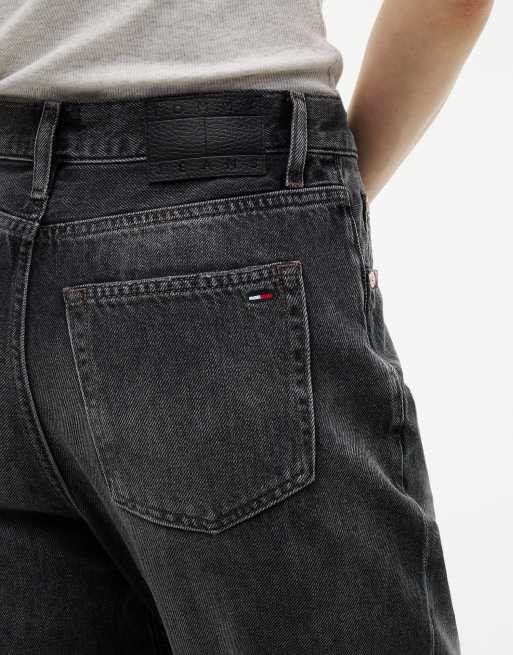Tommy Jeans Mom high rise tapered black jeans in ash black, 4 of 7