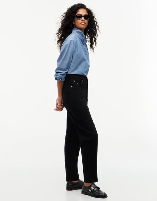Tommy Jeans Mom high rise tapered black jeans in black, 3 of 7