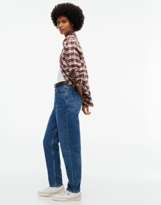 Tommy Jeans Mom high rise tapered jeans in denim medium, 3 of 7