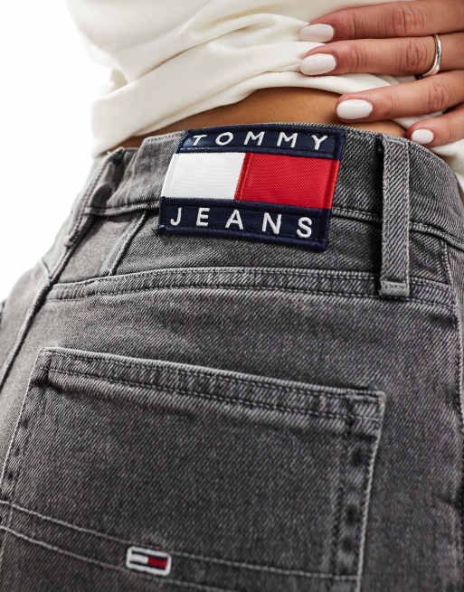 Tommy Jeans Mom jeans a vita molto alta nero slavato ASOS