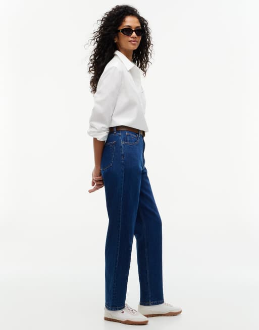 Tommy Jeans Mom-Jeans mit hoher Taille und schmal zulaufendem Bein in dunklem Denim, 3 von 7