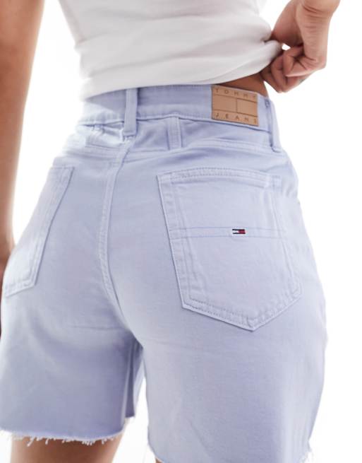 Tommy Jeans – Mom-Jeansshorts in Blaugrau mit unversäubertem Rand