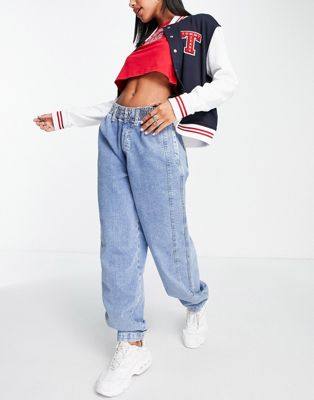 Tommy Jeans mom jogger jean in mid wash - ASOS Price Checker