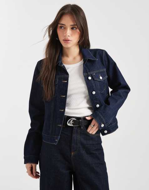 Tommy Jeans – Mörkblå, tvättad och klassisk truckerjacka i denim - view 1
