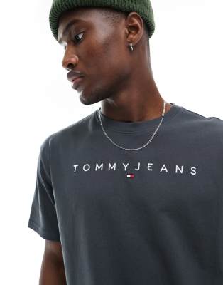 Tommy Jeans – Mörkgrå, regular t-shirt med linjär logga