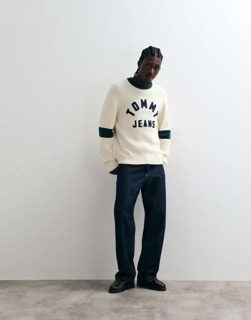 Tommy Jeans neuer klassischer Pullover mit Logo in Cremeweiß, 2 von 5