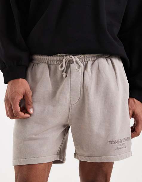 Tommy Jeans – New Classics – Jersey-Shorts in Steinbeige - view 1