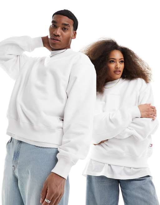 Tommy Jeans – New Classics – Kastenförmiges Sweatshirt in Weiß mit Rundhalsausschnitt