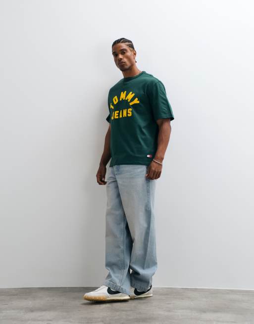 Tommy Jeans new classics logo t-shirt in dark green, 2 of 5