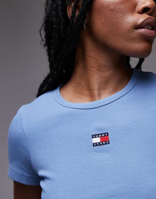 Tommy Jeans – Niebieski prążkowany T-shirt z naszywką, 3 z 4