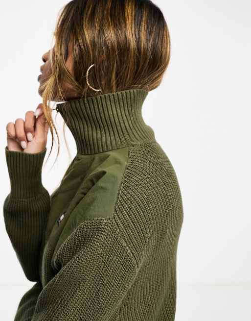 Tommy Jeans - Olivengrøn sweater i ribstrin med kort lynlås og badge, 2 af 4