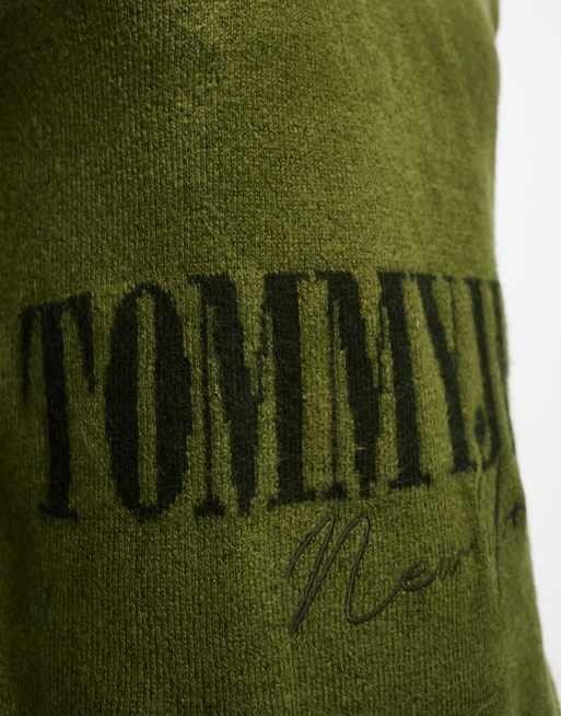 Tommy Jeans – Oliwkowy luźny sweter unisex z logo NY, 2 z 4