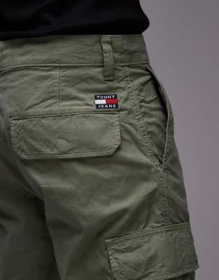 Tommy Jeans Otis Regular Cargo Shorts In Green