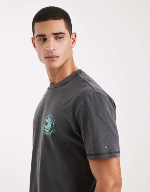 Tommy Jeans outdoor graphic chest logo T-shirt in black , 4 of 5