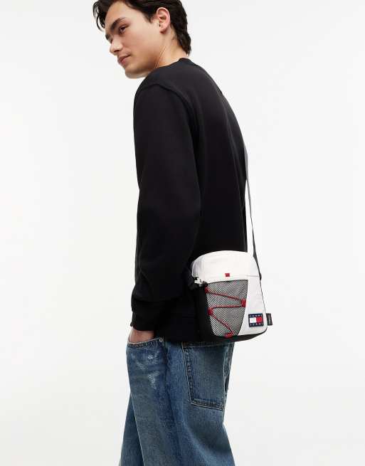 Tommy Jeans Outdoor Mesh-Tasche mit Tasche zum Umhängen in Weiß, 2 von 5