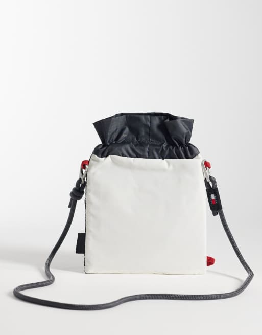 Tommy Jeans - Outdoors - Cremehvid/grå crossbody-taske i sacoche-stil, 4 af 4