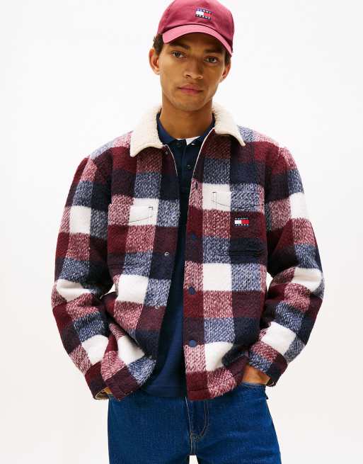 Tommy Jeans – Oversize-Hemdjacke mit mehrfarbigem Karomuster und Teddyfell-Kragen