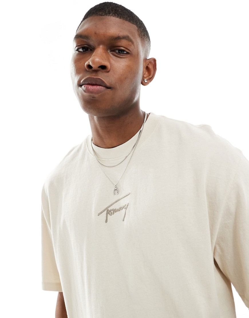 Tommy Jeans oversized signature t-shirt in off white-Neutral