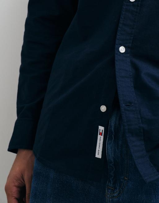 Tommy Jeans oxford shirt in navy, 5 of 5