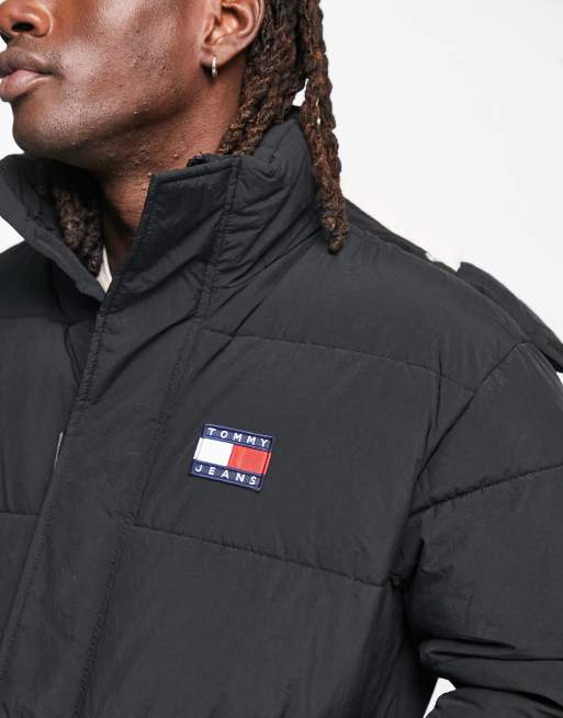 Tommy Jeans - Piumino parka lungo multitasche con cappuccio nero in nylon con etichetta del logo - BLACK, 4 di 4