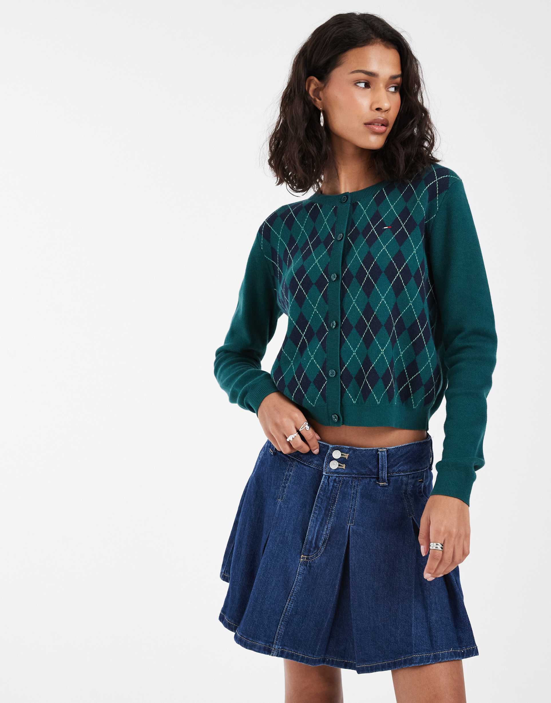 tommy jeans pleated denim mini skirt in mid wash blue