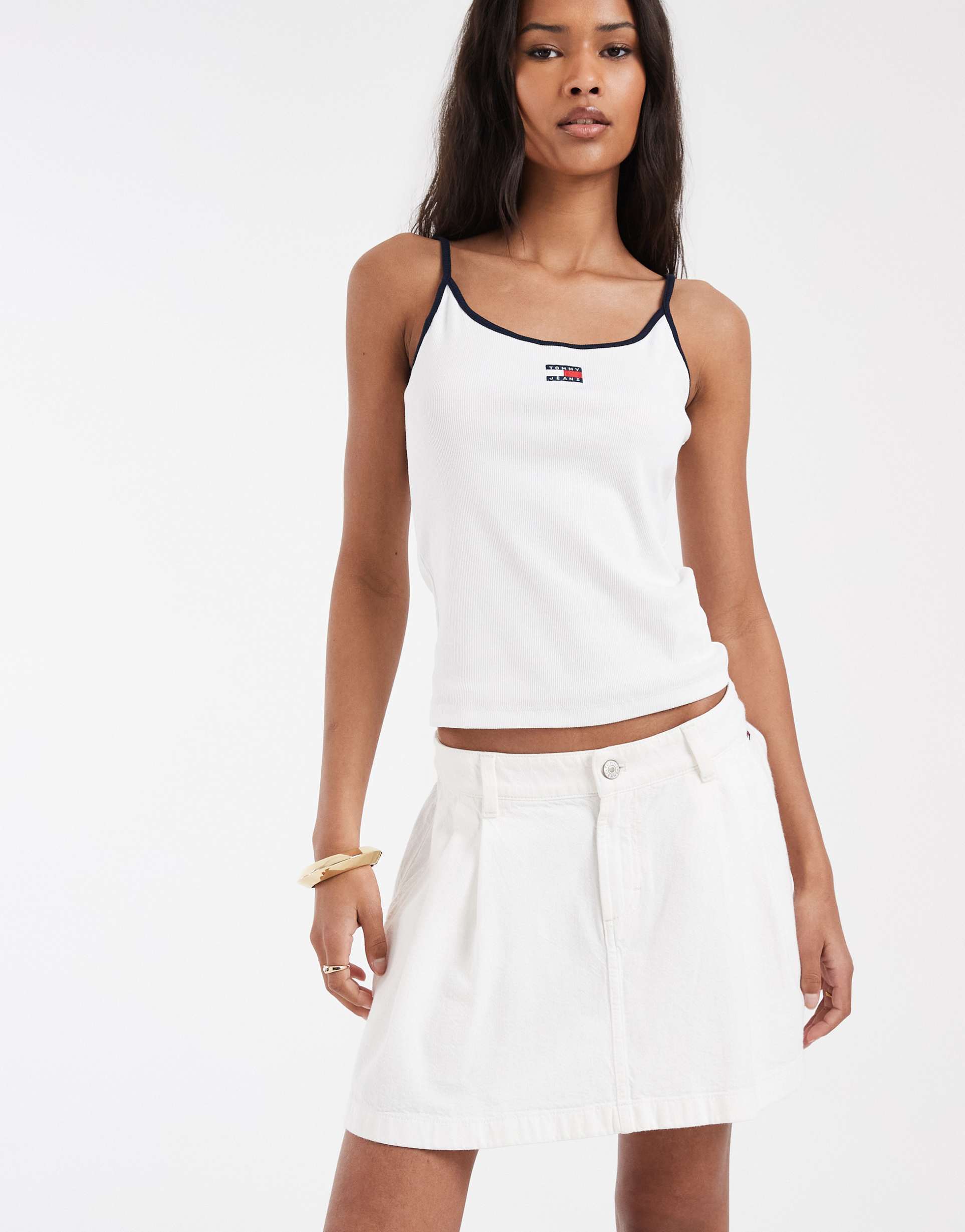 tommy jeans pleated twill mini skirt in white