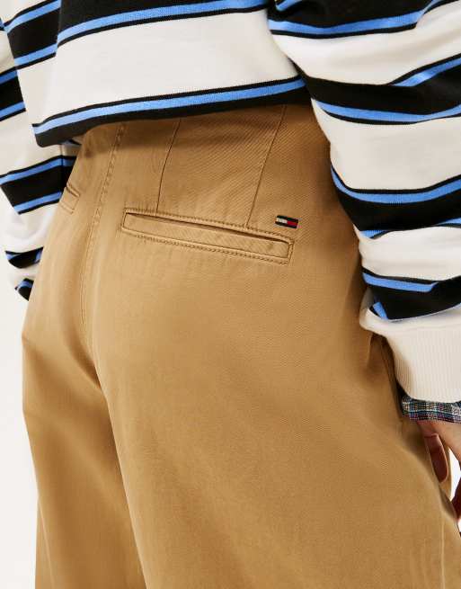 Tommy Jeans Pleated twill wide leg chinos in timeless camel, 3 of 5