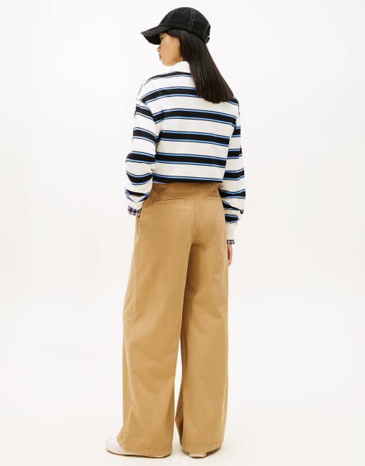 Tommy Jeans Pleated twill wide leg chinos in timeless camel, 4 of 5