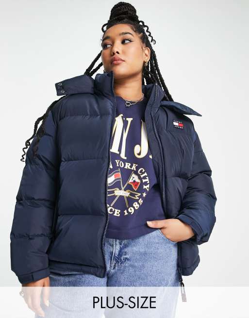 Tommy Jeans Plus - Alaska - Gewatteerd puffer jack met capuchon en donsvulling in marineblauw 