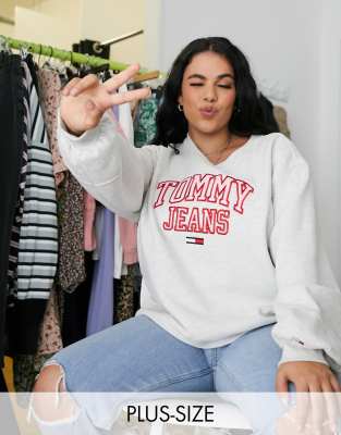 tommy jeans front logo crew neck sweat in grey