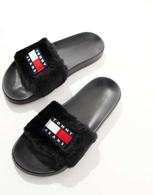 Tommy Jeans Pool Slider aus Kunstpelz in Schwarz ASOS