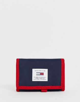 Tommy Jeans - Portemonnee met flap en rode randen in marineblauw