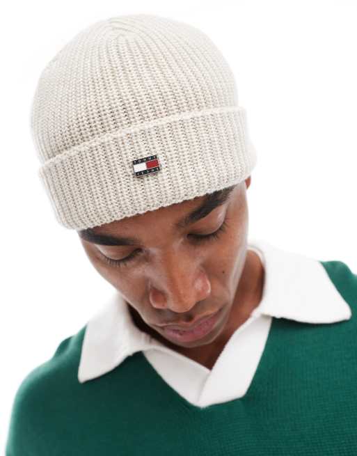 Tommy Jeans – Prążkowana czapka beanie w kolorze złamanej bieli z flagą