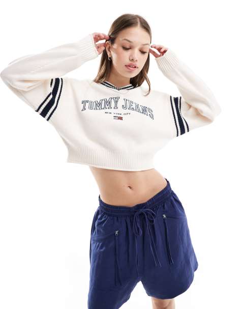 Tommy Jeans - Pull court à col V style universitaire - Blanc - view 1