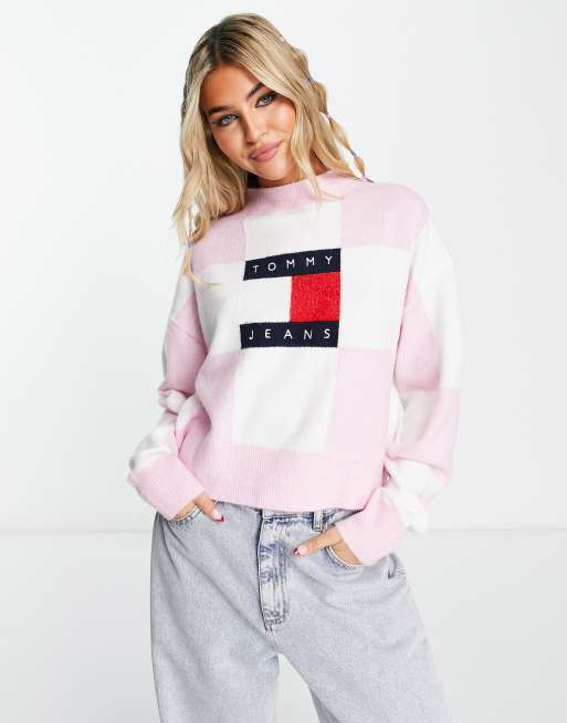 Tommy Jeans - Pull décontracté à imprimé damier et drapeau