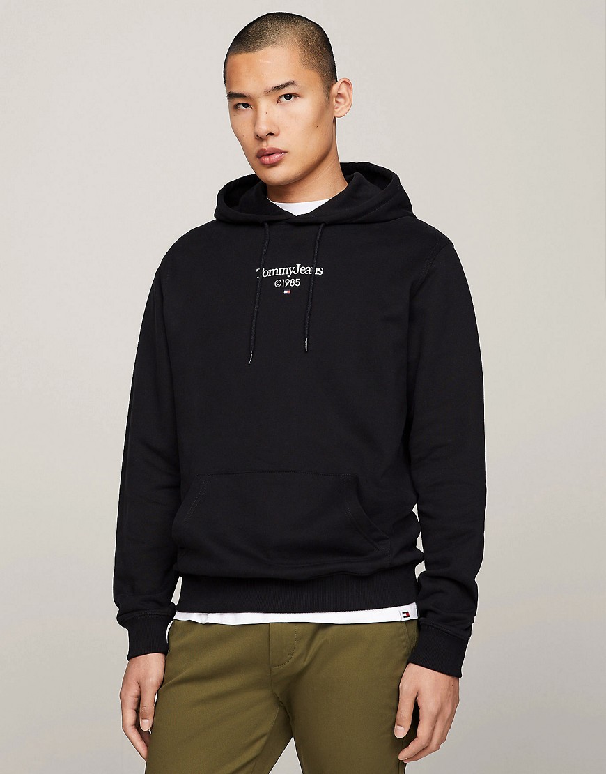 Tommy Jeans Pullover Hoodie in Black
